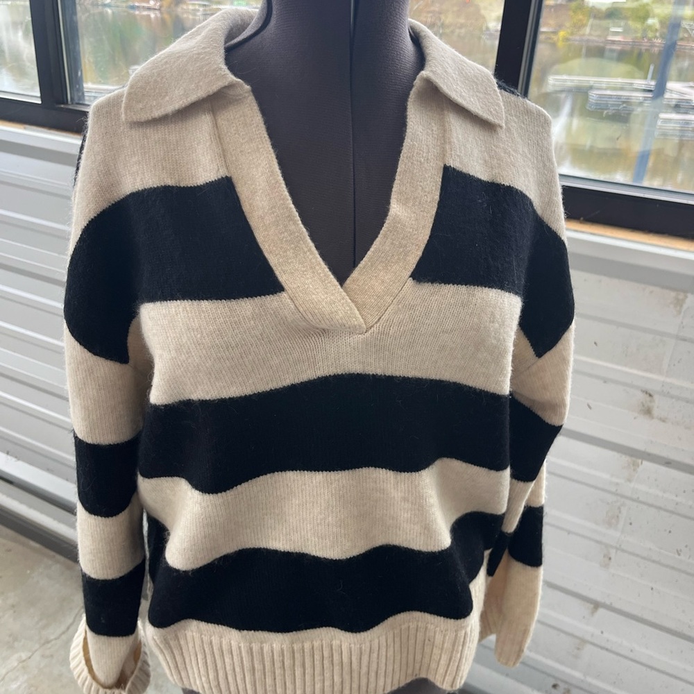 H&M Black and Cream Striped V-Neck Sweater